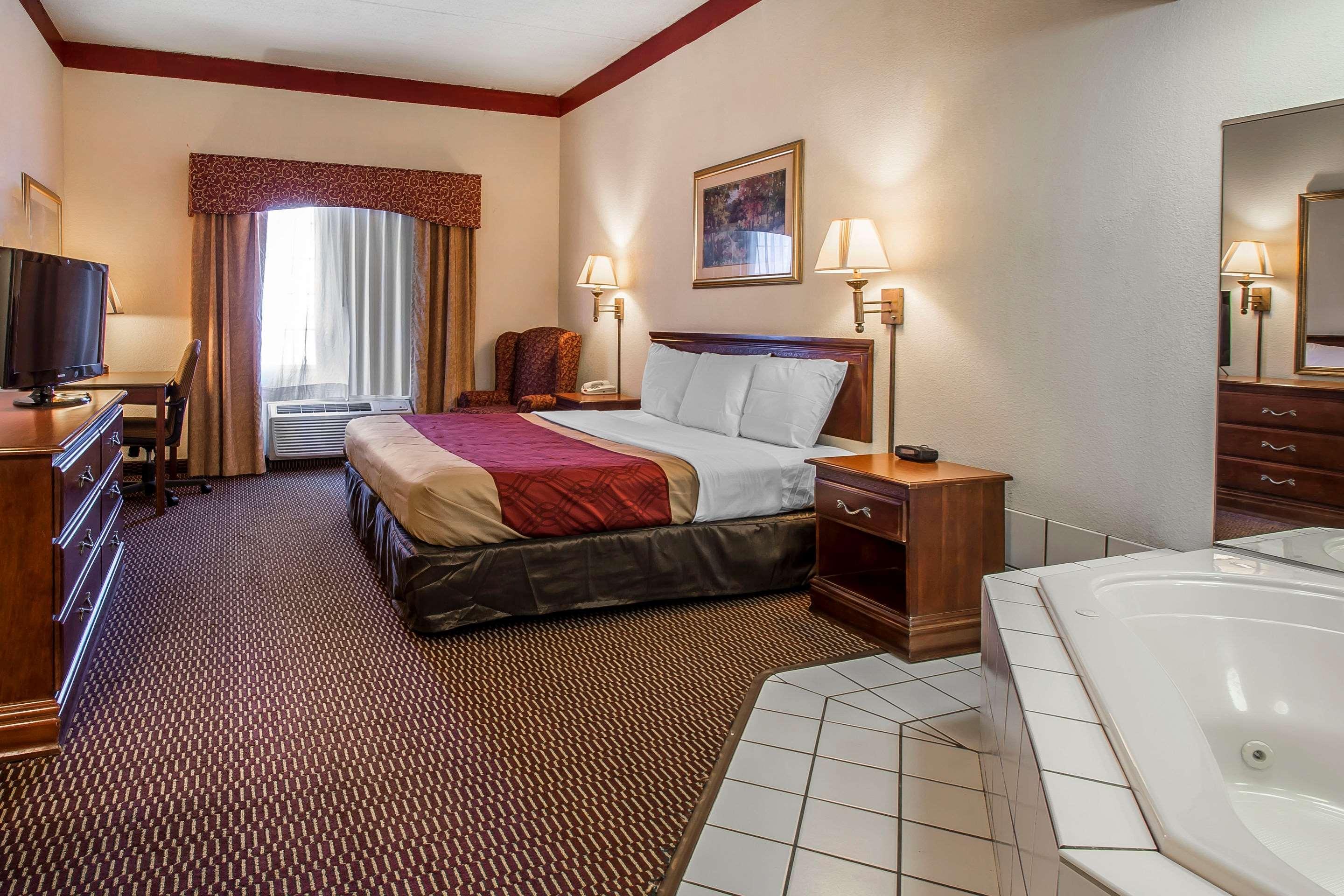 Econo Lodge Inn & Suites Marianna Eksteriør billede